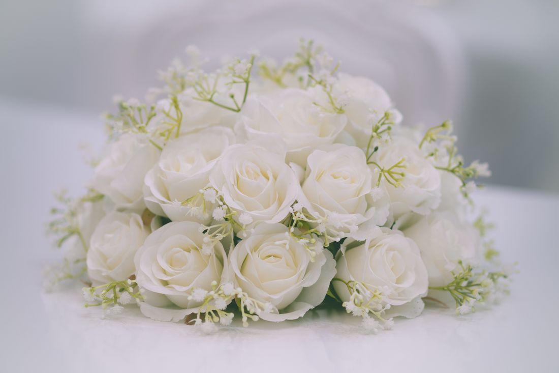 Bouquet blanc — composition signature de l'atelier